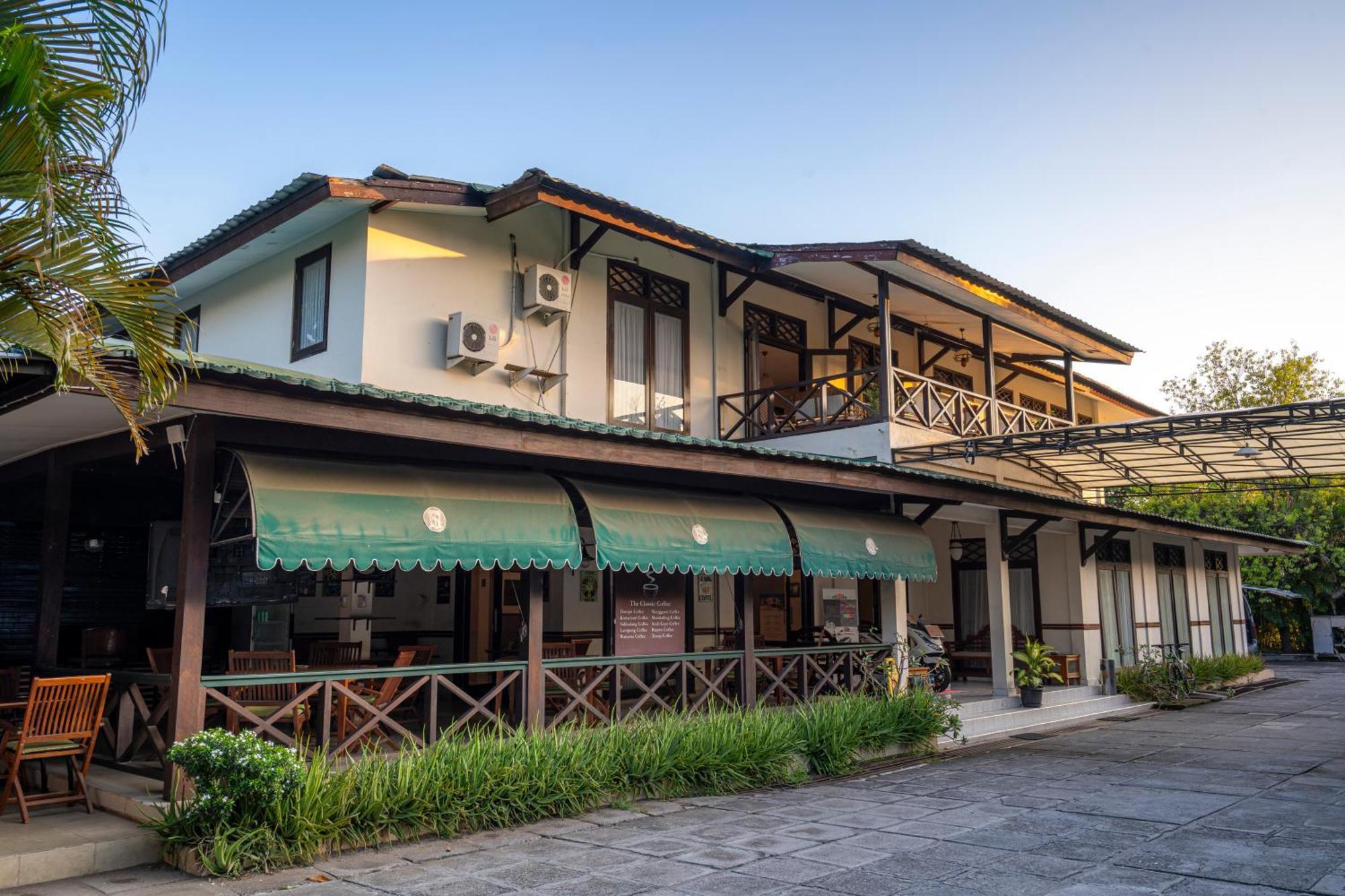 Samawa Transit Hotel Sumbawa Besar Exteriör bild
